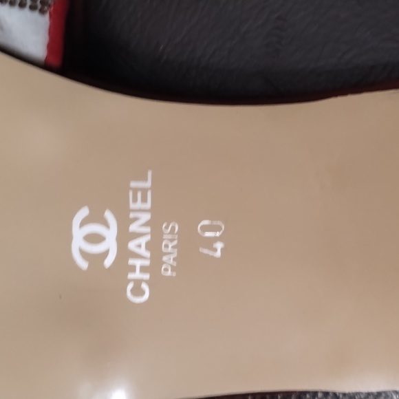 Chanel Paris size 40  Red w Gold and Black micro jewel  sparkling Mule Sandals - Picture 3 of 6
